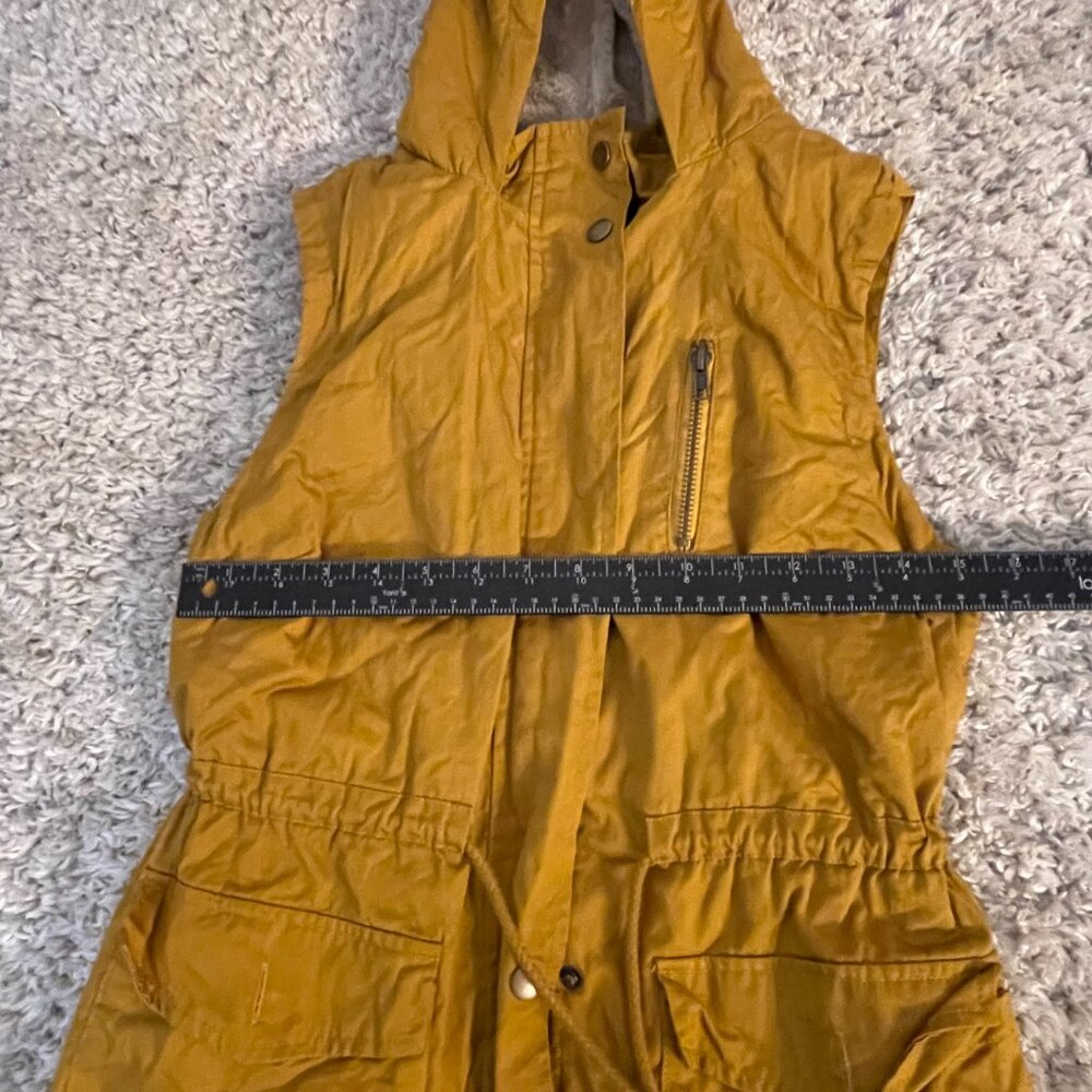 C’EST TOI Mustard Sherpa Lined Utility Hooded Vest Size S - Picture 3 of 7
